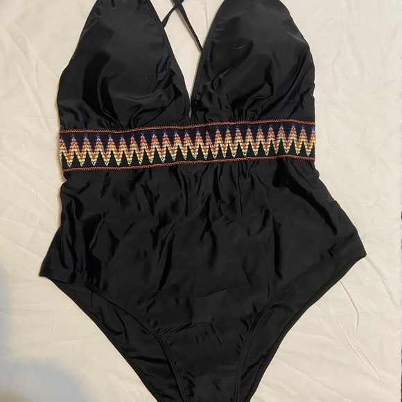 MakeMeChic Women's Cut‎ Out Contrast Trim One Piece Swimsuit Bathing Suit 2XL - Picture 5 of 10